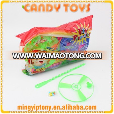 New display cheap flying hot wheel with candy children play toy entertainment